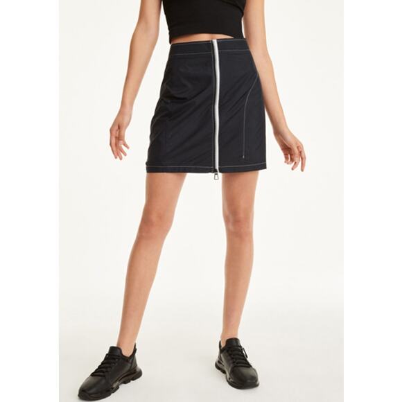 DKNY Mini Rip-Stop Skirt with Jersey Lining - Womens Large - Black - NWT - Picture 1 of 6
